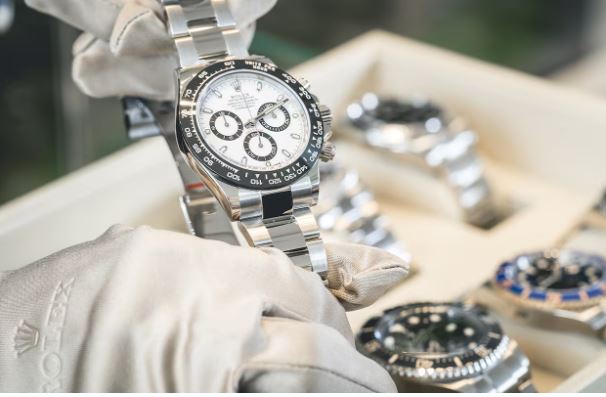 Exploring the Market Prices of Pre-Owned Rolex Watches